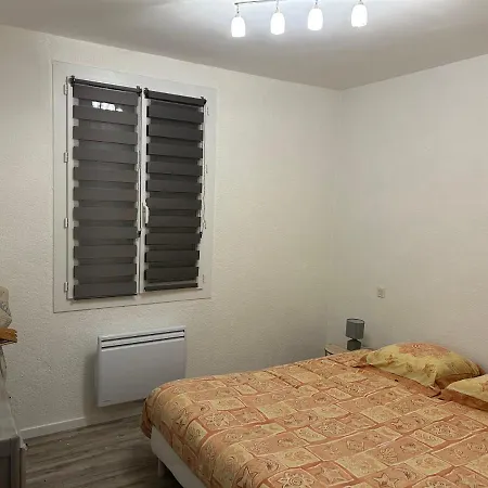 Jolie Villa Independante Climatisee 3 Chambres Tout Confort 6 Couchages, Piscine Chauffee 4 X 8 Disponible De Mai A Fin Septembre, Jacuzzi 4 Places, Boulodrome Eclaire, Ping-Pong, Wifi, Proche Commerces Animaux Domestiques Sur Demande Bretenoux Extérieur photo