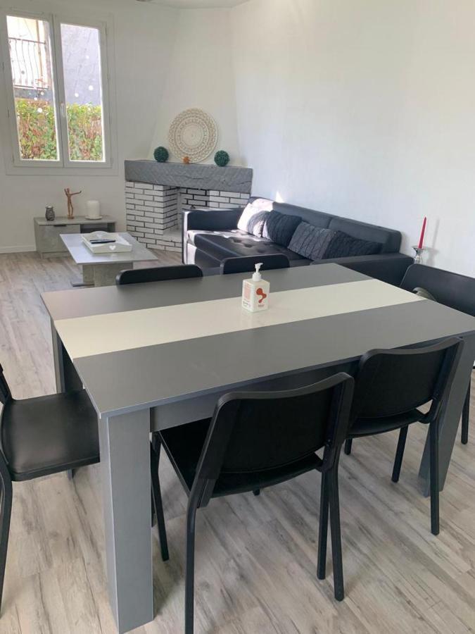 Jolie Independante Climatisee 3 Confort 6 Couchages, Piscine Chauffee 4 X 8 Disponible De Mai A Fin Septembre, Jacuzzi 4 Places, Boulodrome Eclaire, Ping-pong, Wifi, Proche Commerces Animaux Domestiques Sur Demande * Bretenoux