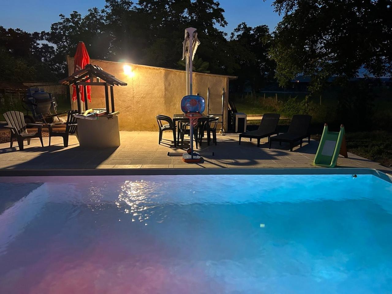 Villa Jolie Independante Climatisee 3 Confort 6 Couchages, Piscine Chauffee 4 X 8 Disponible De Mai A Fin Septembre, Jacuzzi 4 Places, Boulodrome Eclaire, Ping-pong, Wifi, Proche Commerces Animaux Domestiques Sur Demande *